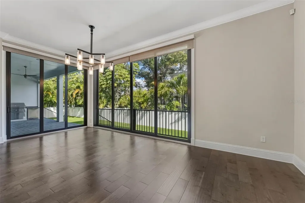 481 W Davis Boulevard Tampa FL 33606
