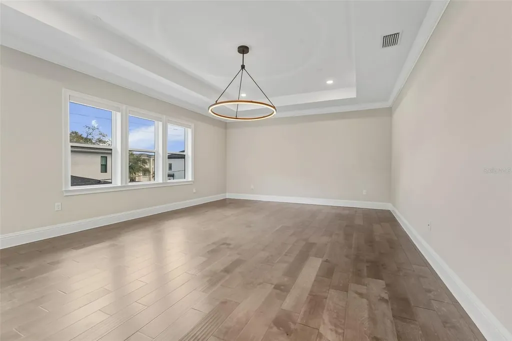481 W Davis Boulevard Tampa FL 33606