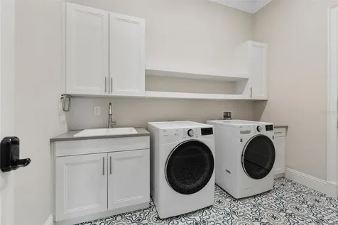 481 W Davis Boulevard Tampa FL 33606