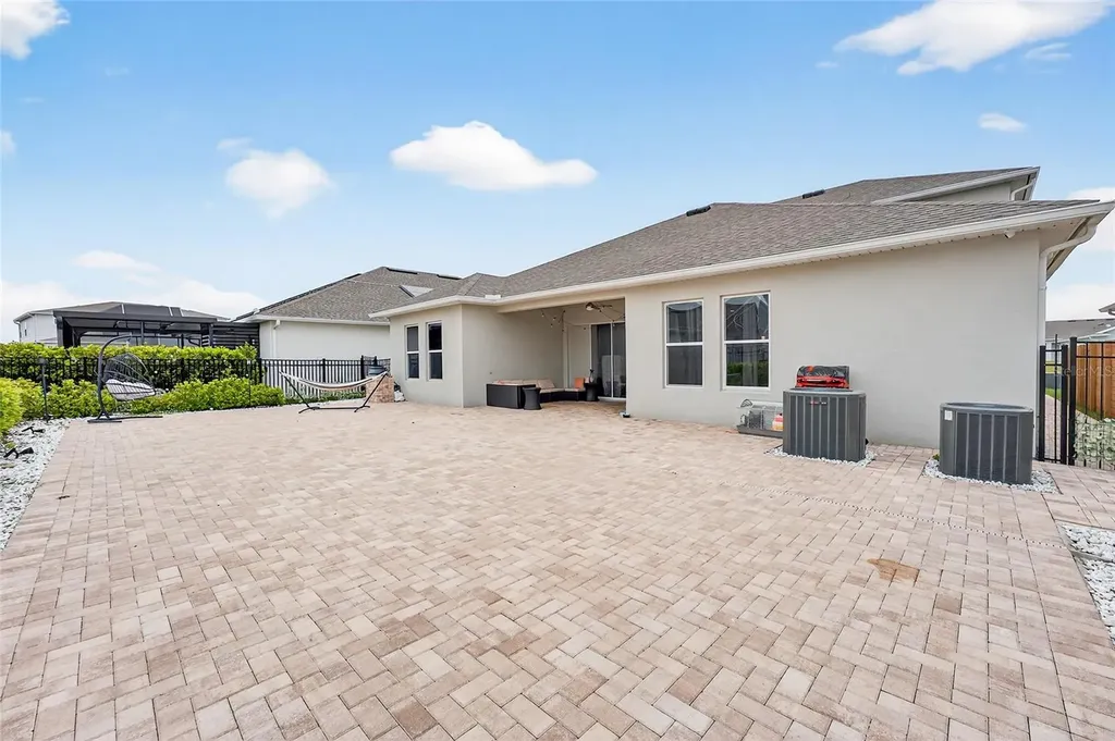 19076 Planetree Street Orlando FL 32827