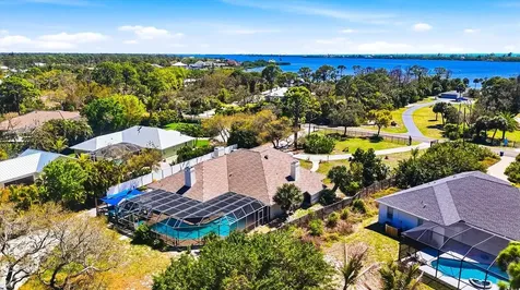 1711 Bayshore Drive Englewood FL 34223