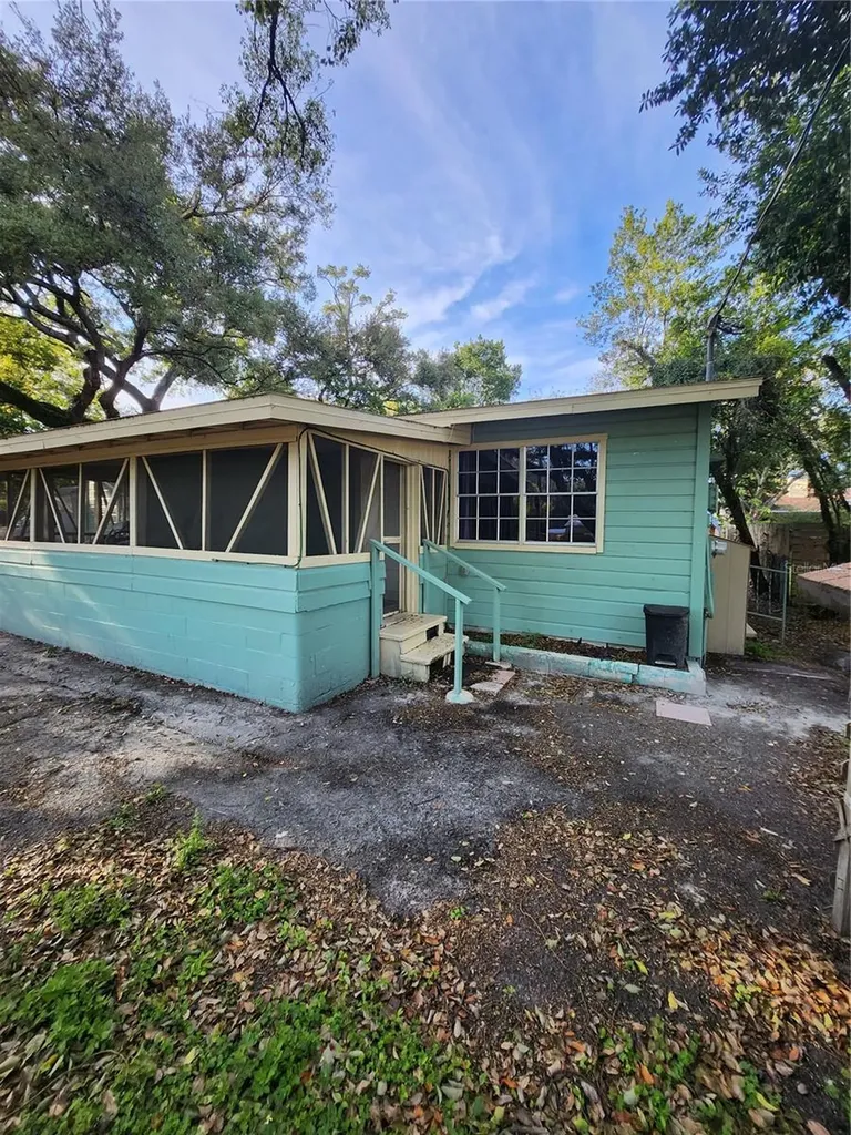 302 E 121st Avenue Tampa FL 33612