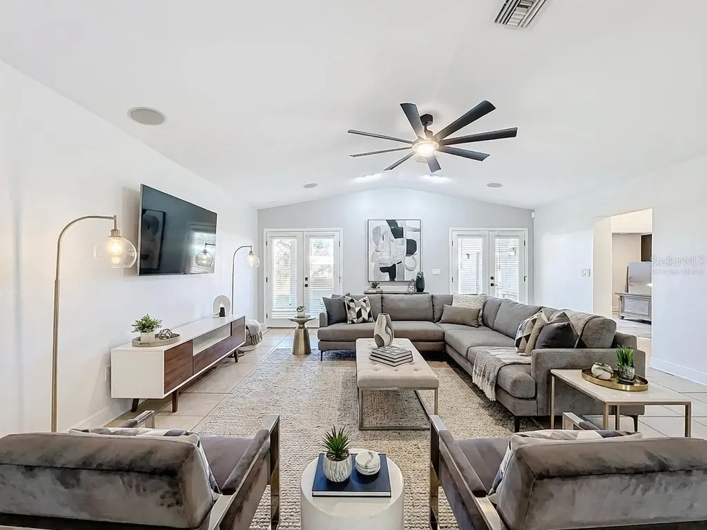 3601 Neptune Drive Orlando FL 32804