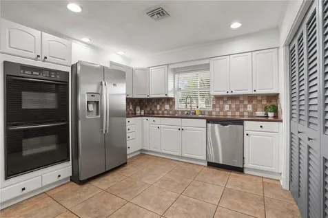 3601 Neptune Drive Orlando FL 32804