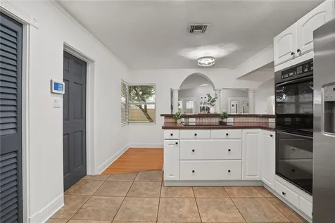 3601 Neptune Drive Orlando FL 32804