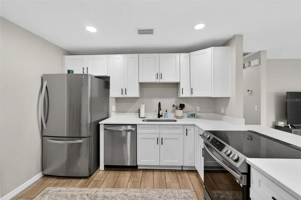 5502 Peach Avenue Seffner FL 33584