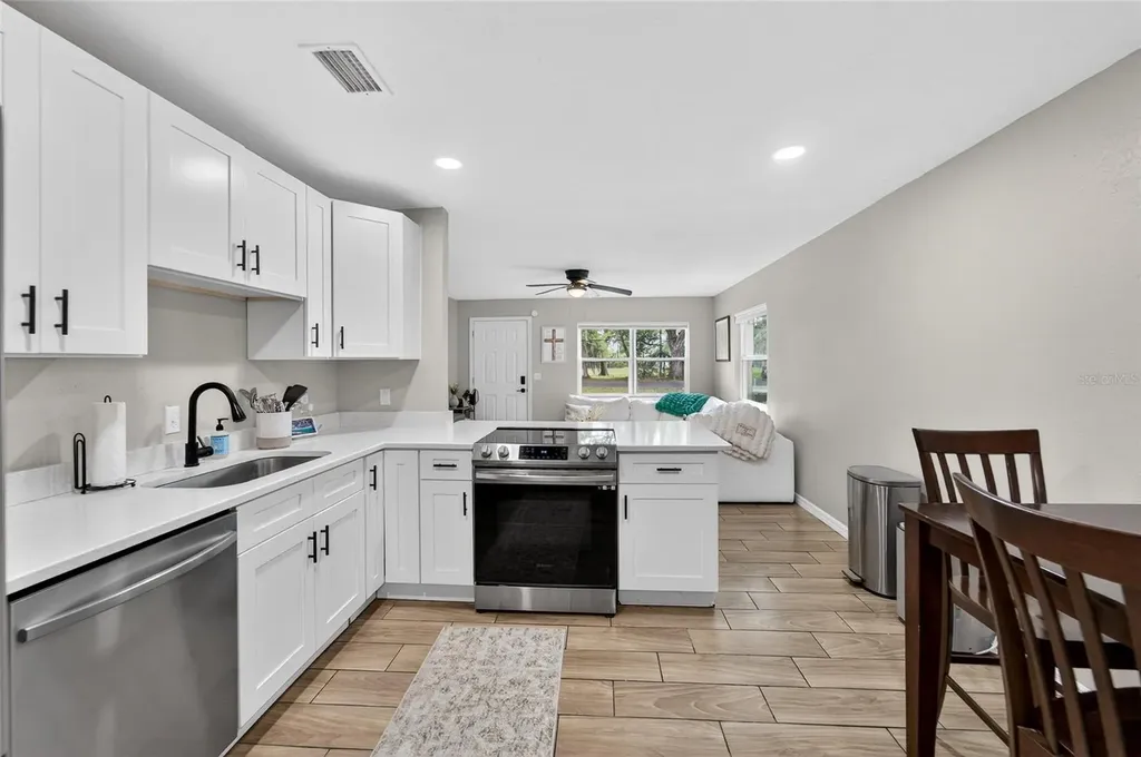 5502 Peach Avenue Seffner FL 33584