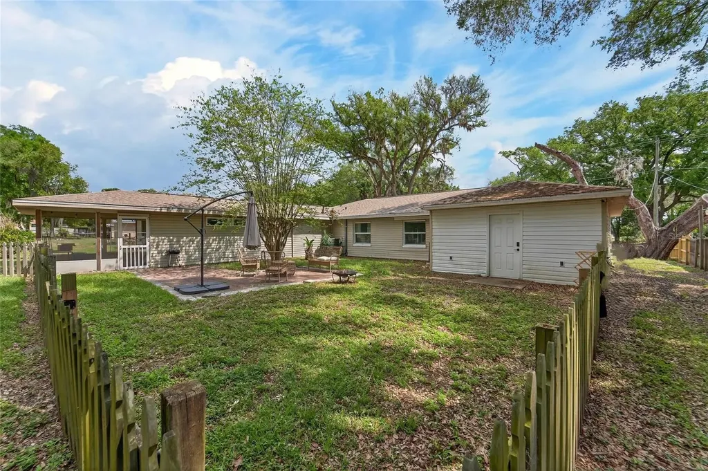 5502 Peach Avenue Seffner FL 33584