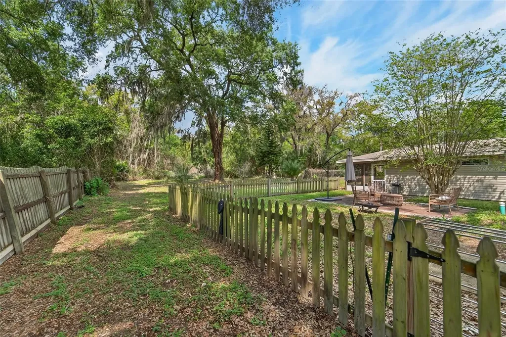 5502 Peach Avenue Seffner FL 33584