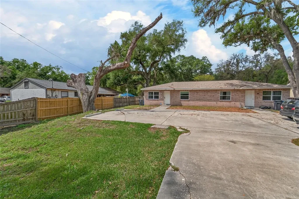 5502 Peach Avenue Seffner FL 33584