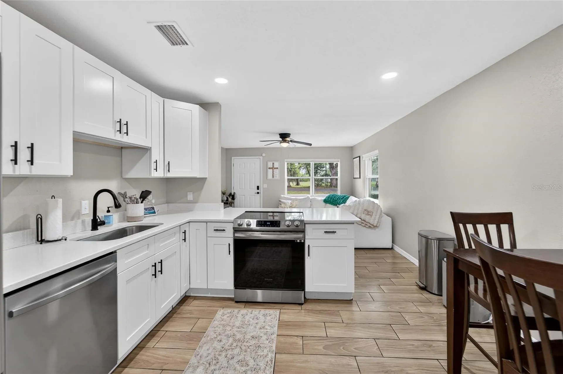 5502 Peach Avenue Seffner FL 33584