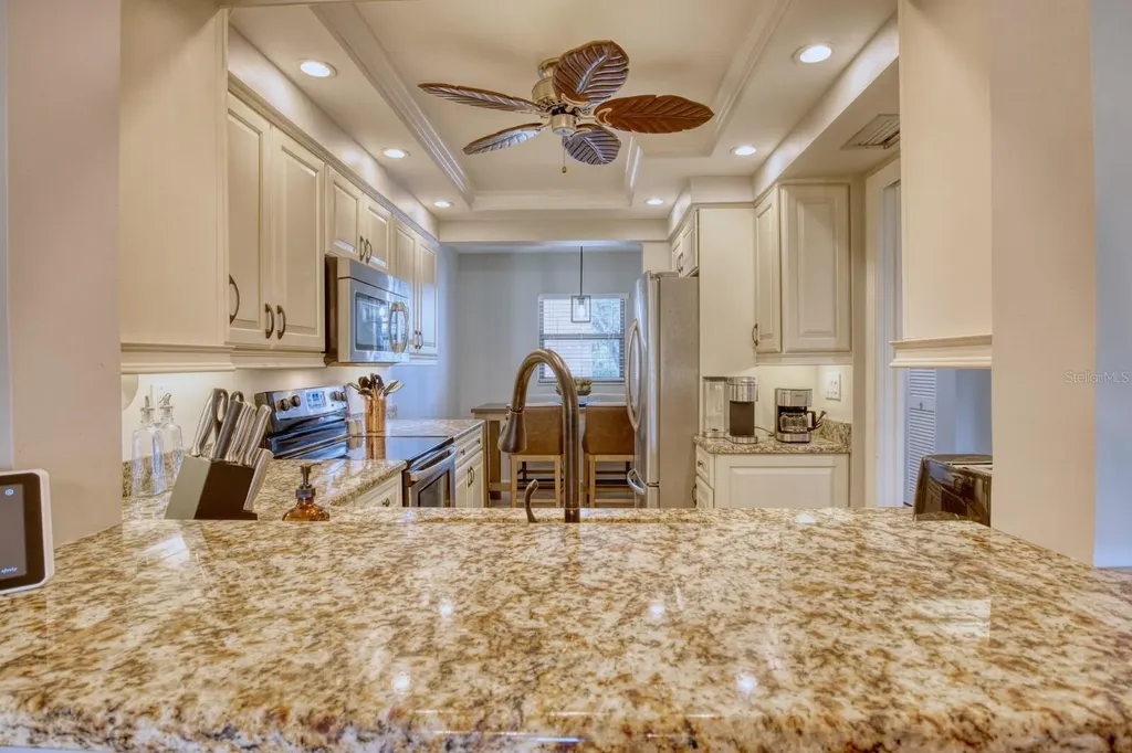 5640 Golf Pointe Drive Sarasota FL 34243