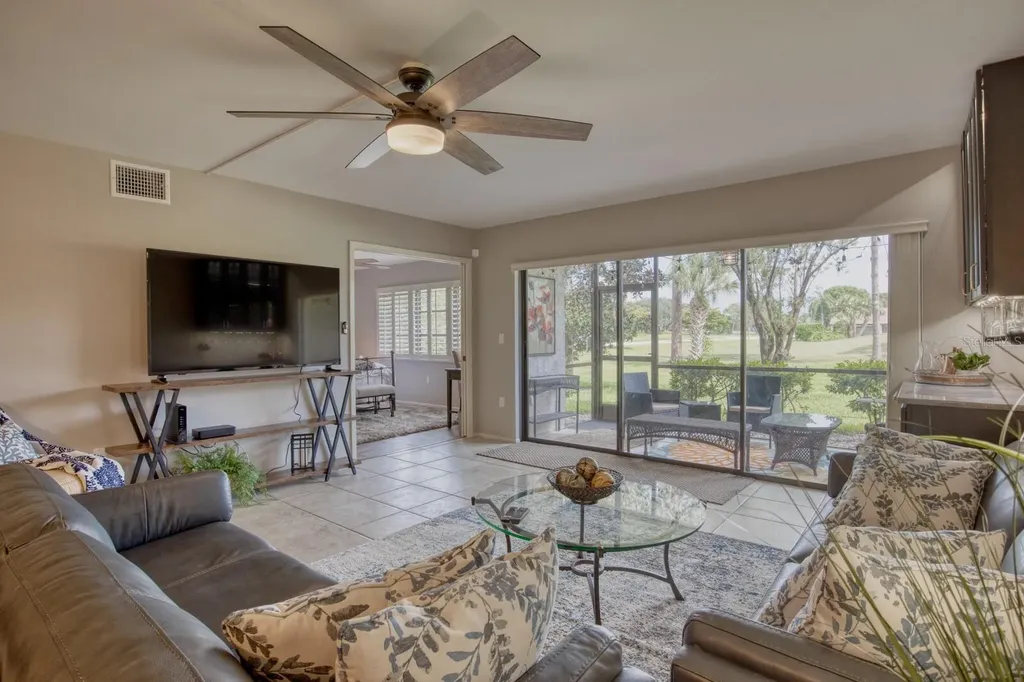 5640 Golf Pointe Drive Sarasota FL 34243