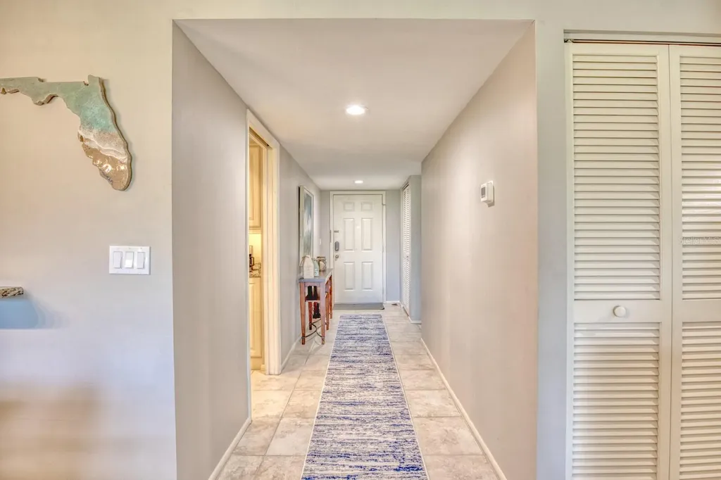 5640 Golf Pointe Drive Sarasota FL 34243