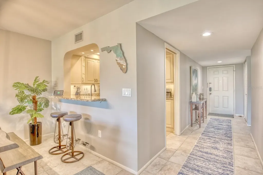 5640 Golf Pointe Drive Sarasota FL 34243