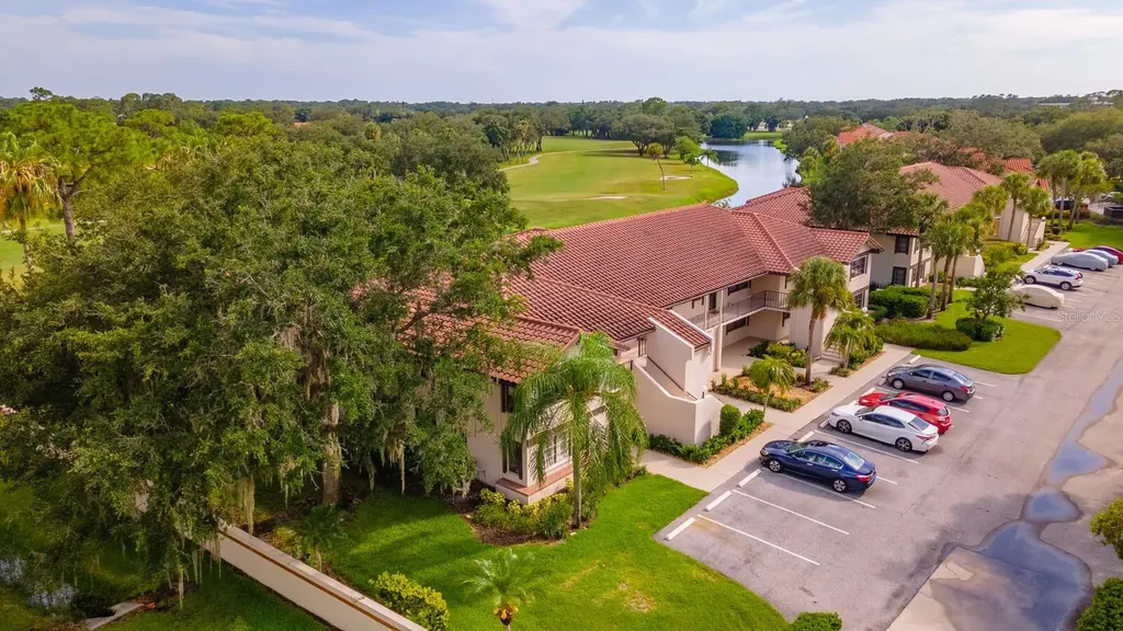 5640 Golf Pointe Drive Sarasota FL 34243