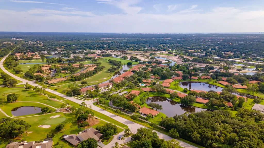 5640 Golf Pointe Drive Sarasota FL 34243