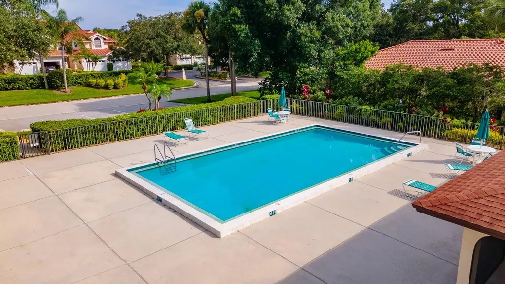 5640 Golf Pointe Drive Sarasota FL 34243