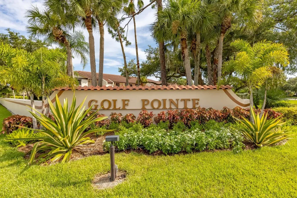 5640 Golf Pointe Drive Sarasota FL 34243