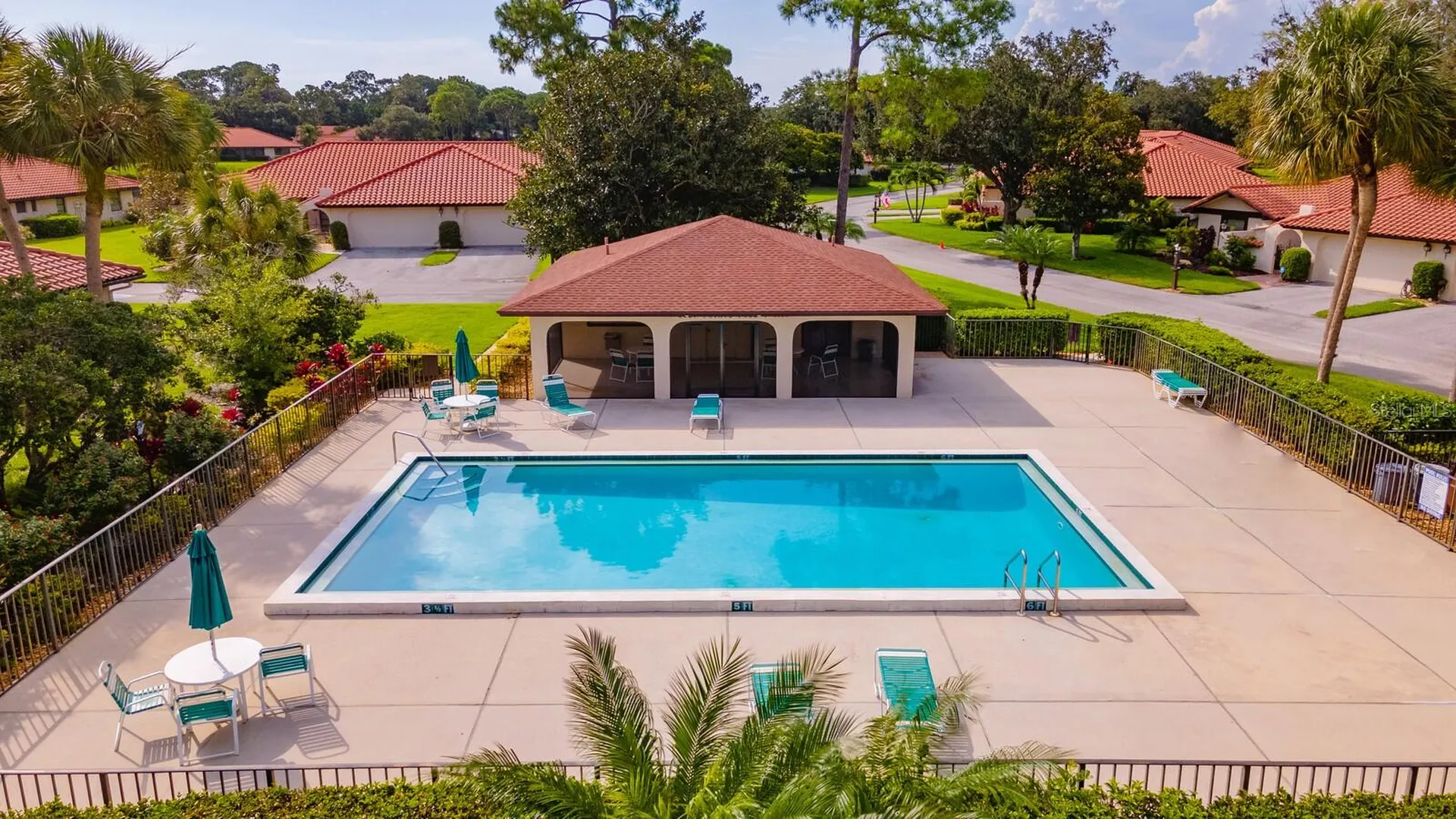 5640 Golf Pointe Drive Sarasota FL 34243