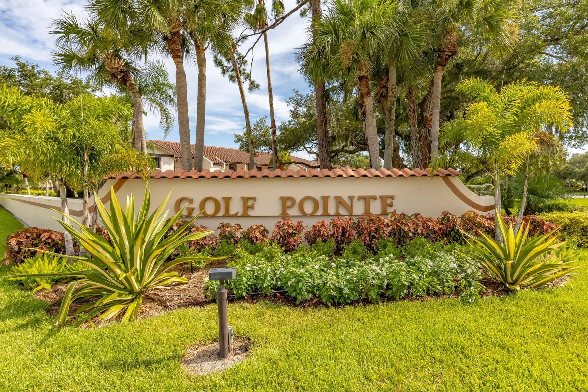 5640 Golf Pointe Drive Sarasota FL 34243