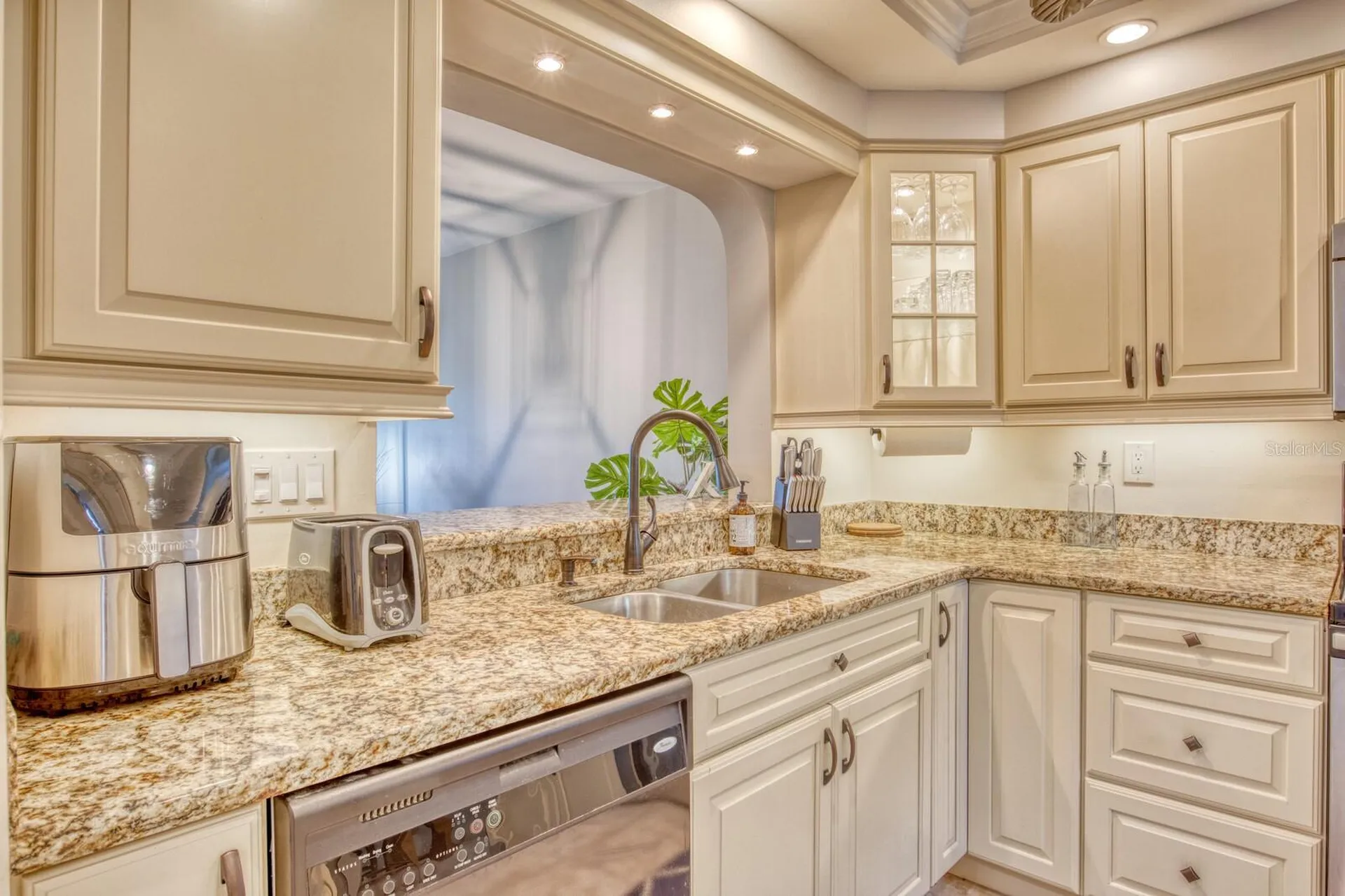 5640 Golf Pointe Drive Sarasota FL 34243