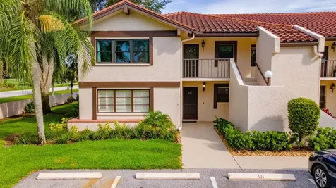 5640 Golf Pointe Drive Sarasota FL 34243