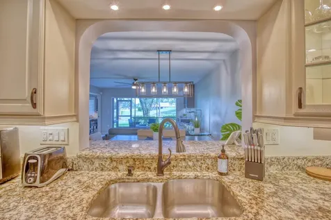5640 Golf Pointe Drive Sarasota FL 34243