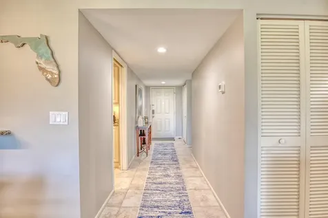 5640 Golf Pointe Drive Sarasota FL 34243