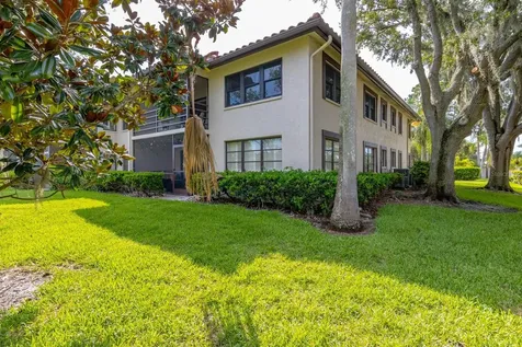 5640 Golf Pointe Drive Sarasota FL 34243