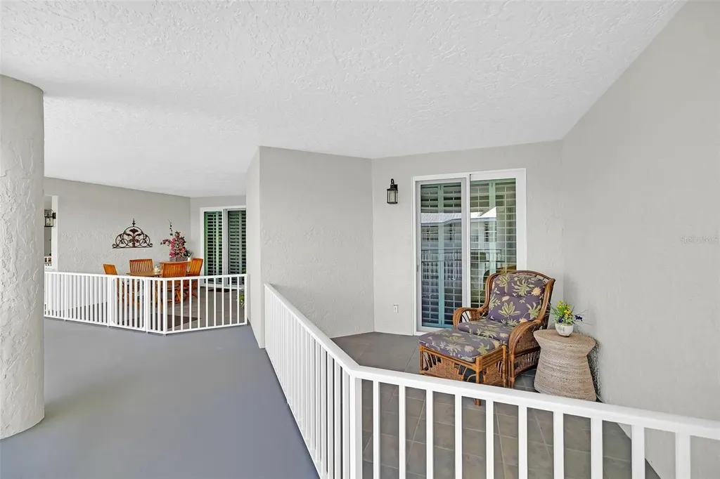 1280 Dolphin Bay Way Sarasota FL 34242