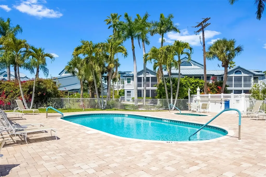 1280 Dolphin Bay Way Sarasota FL 34242