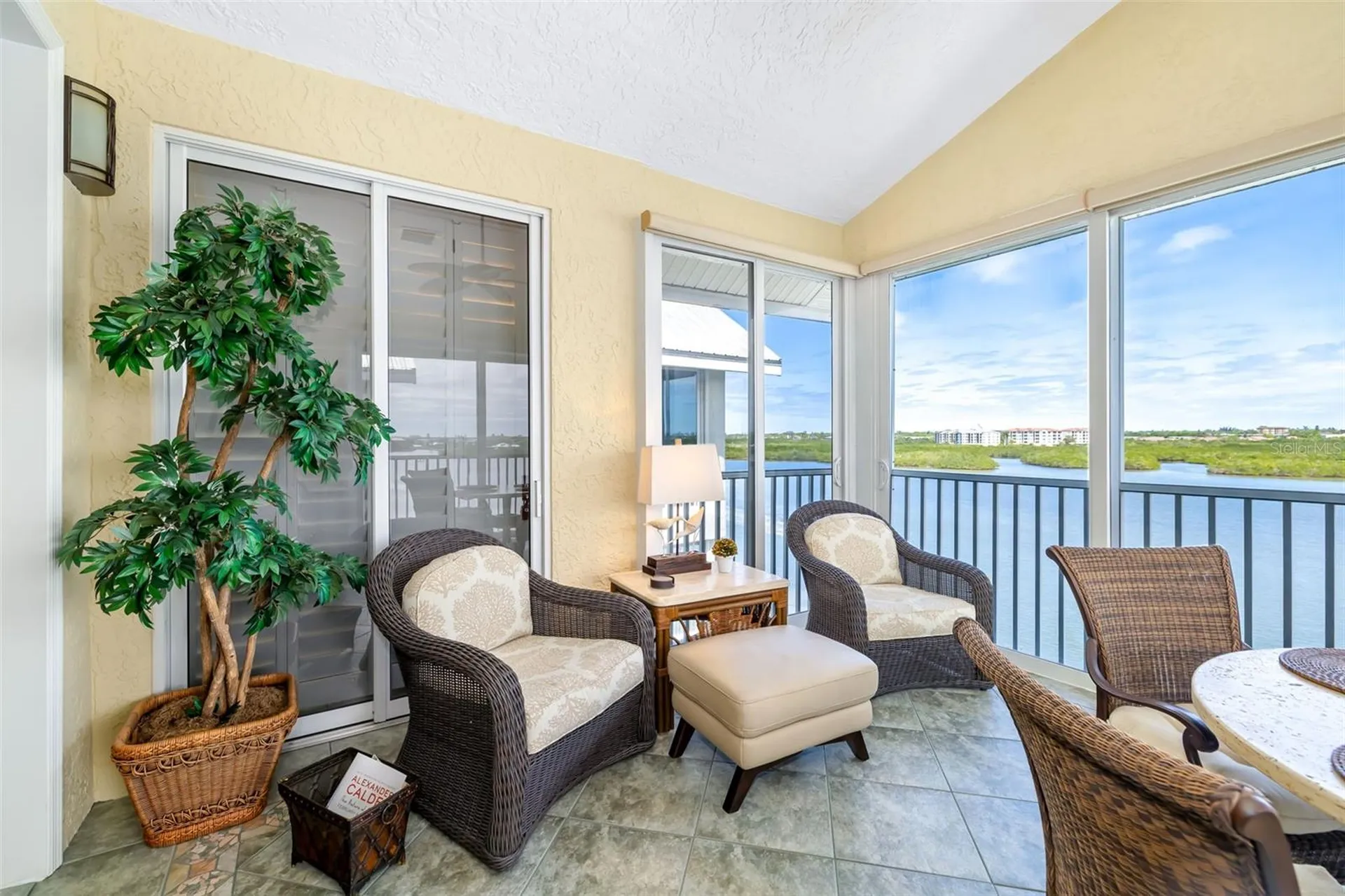 1280 Dolphin Bay Way Sarasota FL 34242