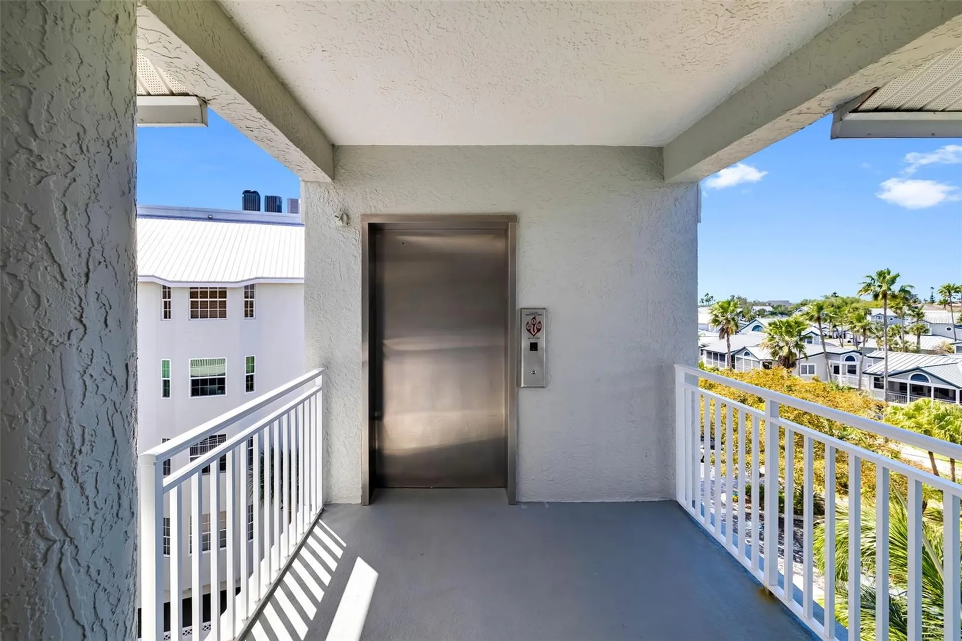 1280 Dolphin Bay Way Sarasota FL 34242