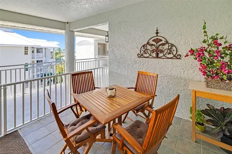1280 Dolphin Bay Way Sarasota FL 34242