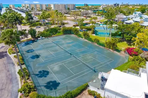 1280 Dolphin Bay Way Sarasota FL 34242