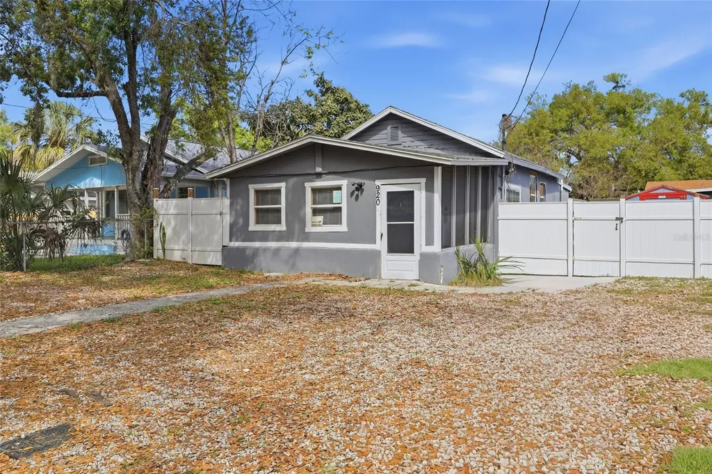 920 E Annie Street Tampa FL 33612