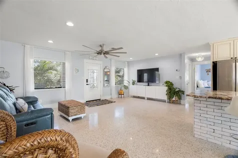 6506 Hillside Avenue Seminole FL 33772