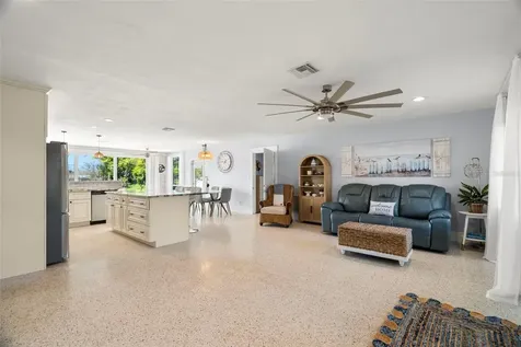 6506 Hillside Avenue Seminole FL 33772