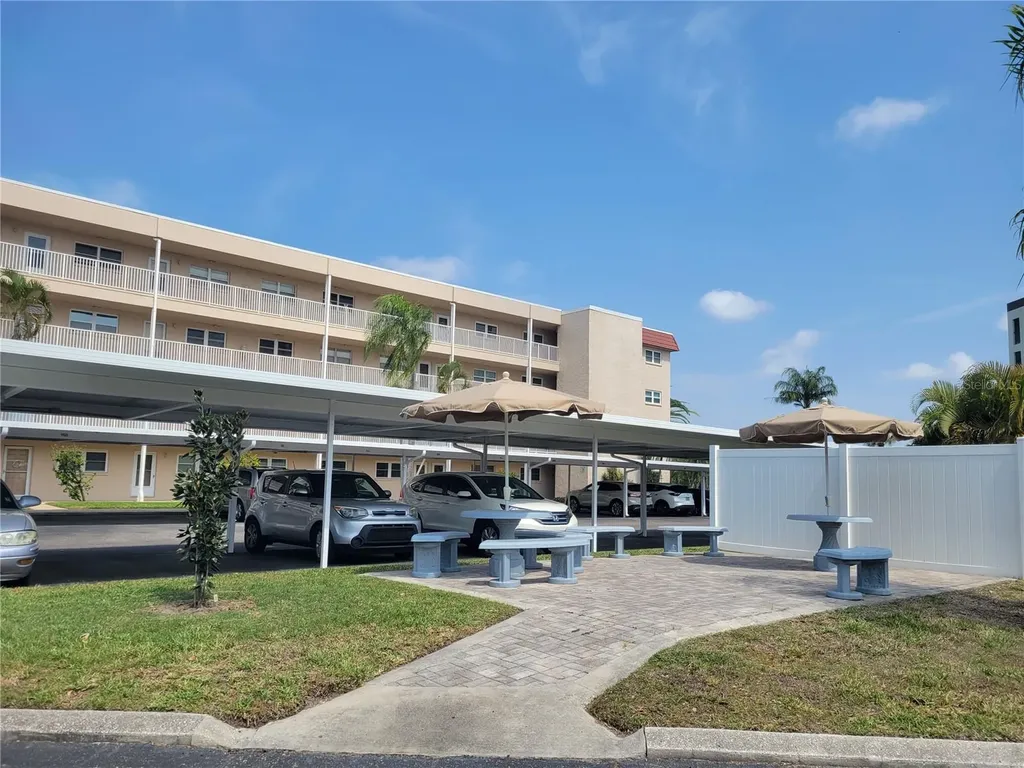 9950 62nd Terrace N St Petersburg FL 33708