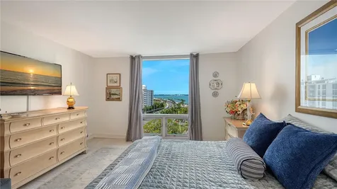 1111 N Gulfstream Avenue Sarasota FL 34236