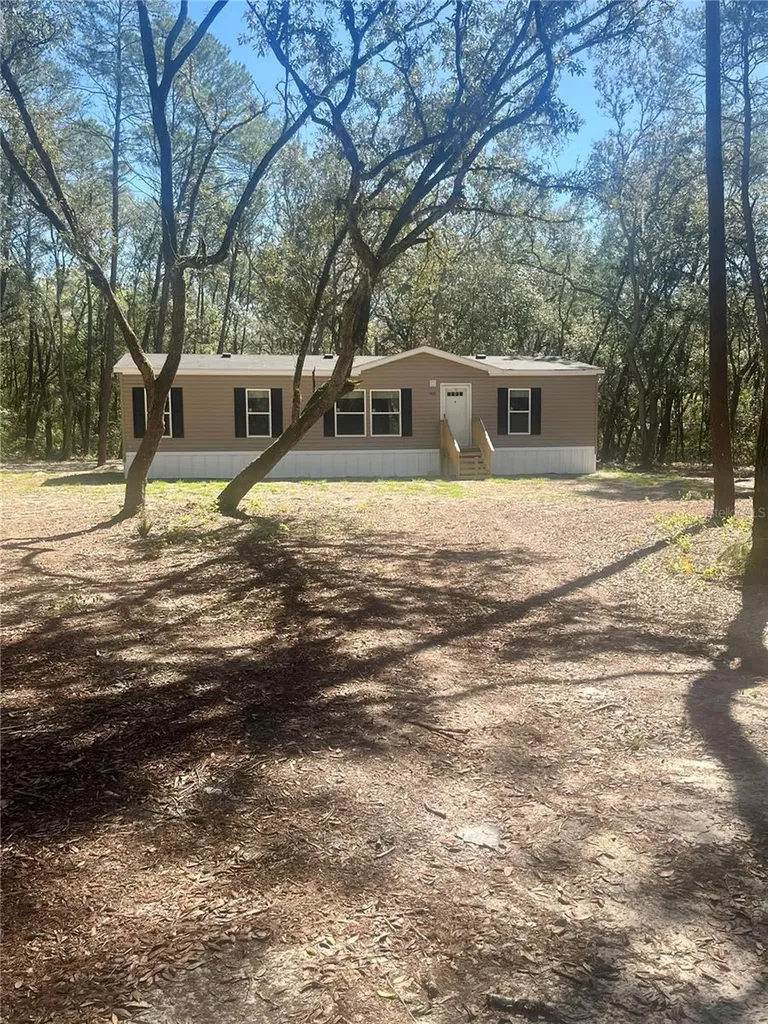 400 S Holly Avenue Florahome FL 32140