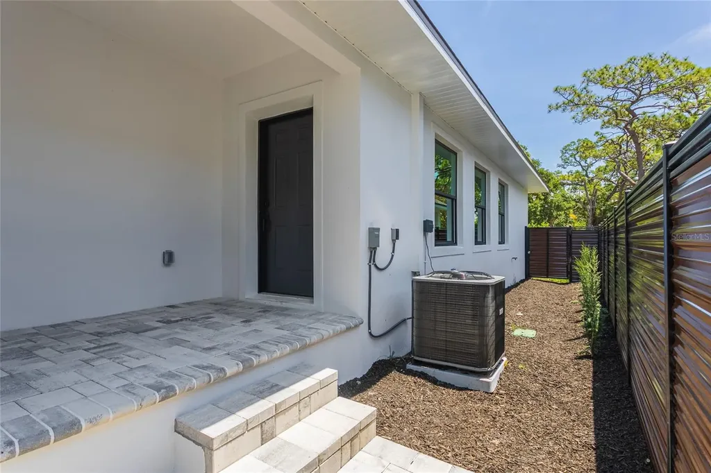 2551/2553 21st Street S St Petersburg FL 33712