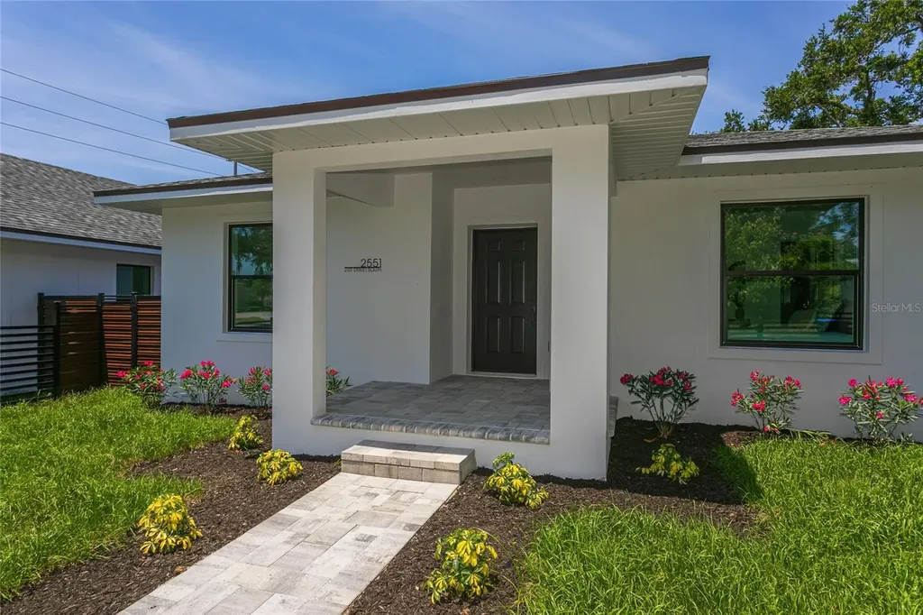 2551/2553 21st Street S St Petersburg FL 33712