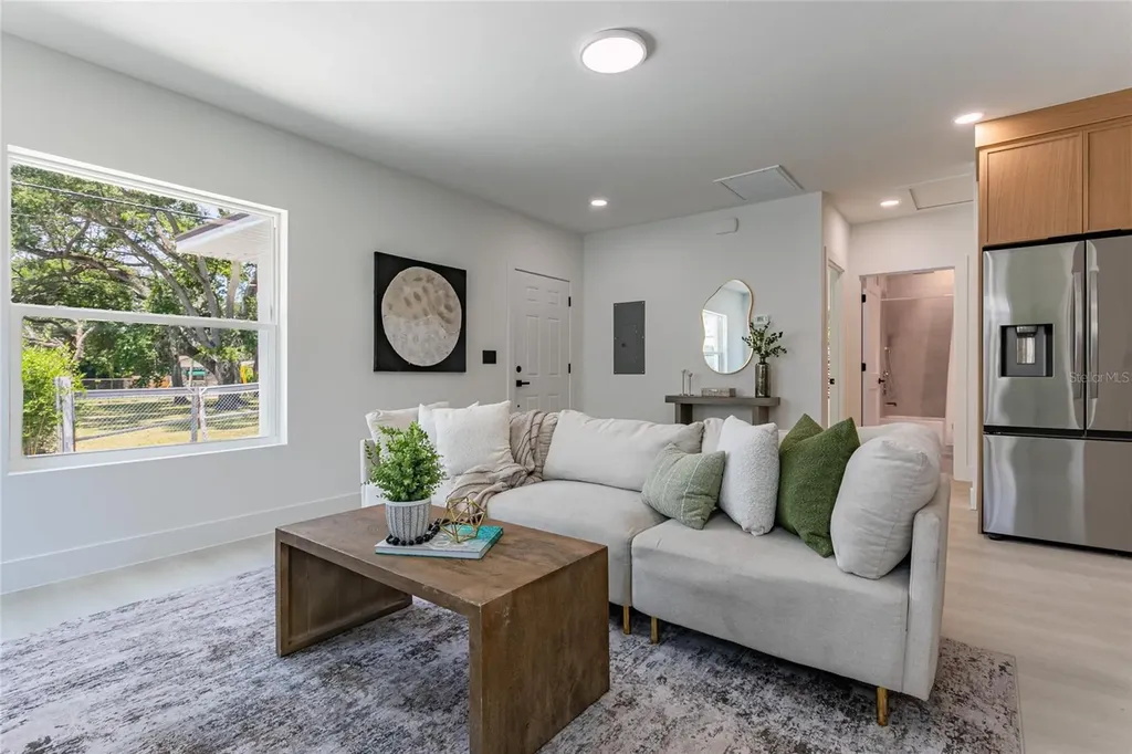 2551/2553 21st Street S St Petersburg FL 33712