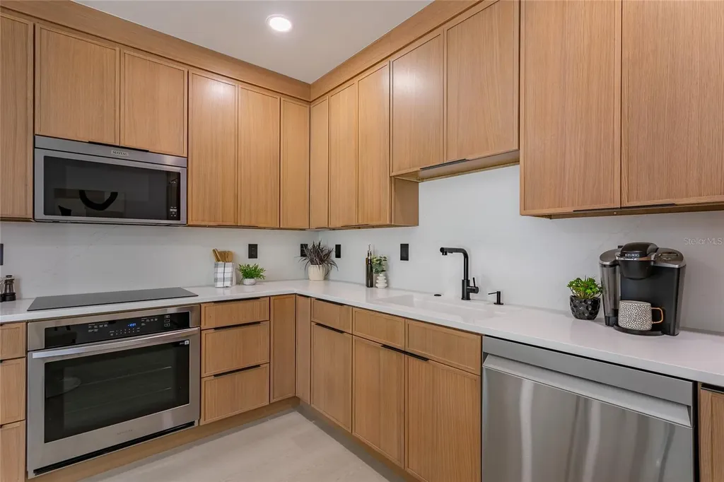 2551/2553 21st Street S St Petersburg FL 33712