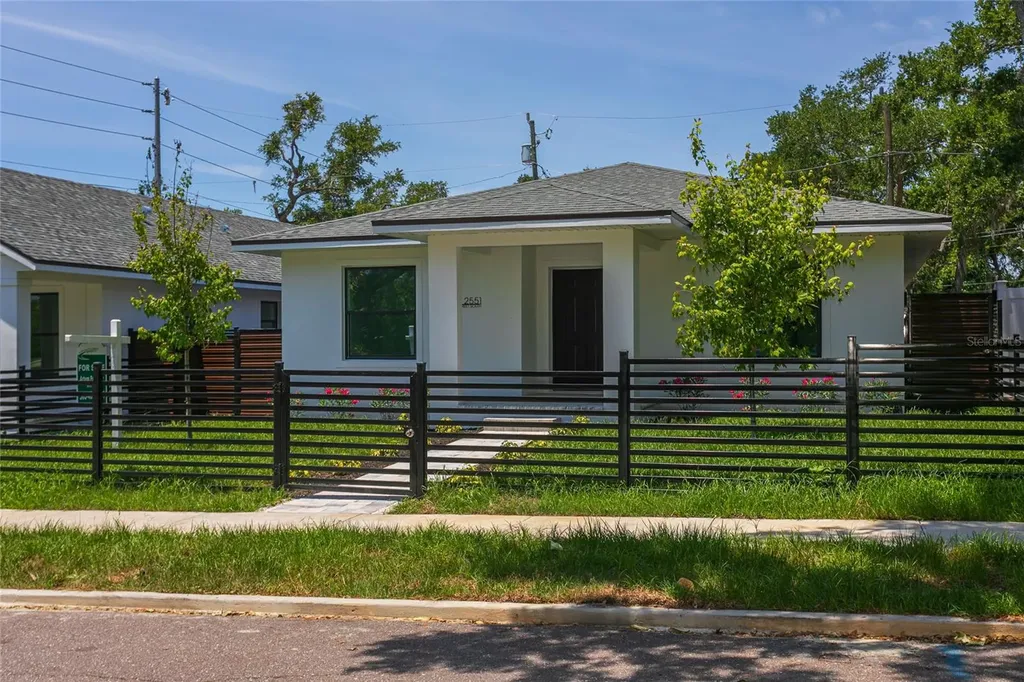 2551/2553 21st Street S St Petersburg FL 33712