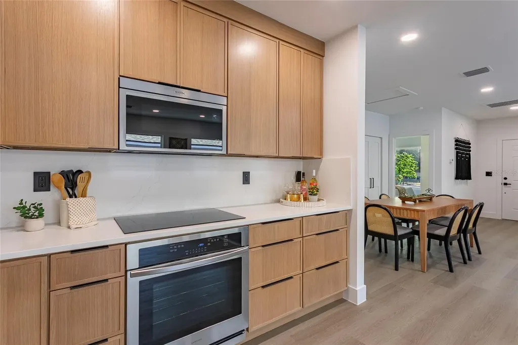 2551/2553 21st Street S St Petersburg FL 33712