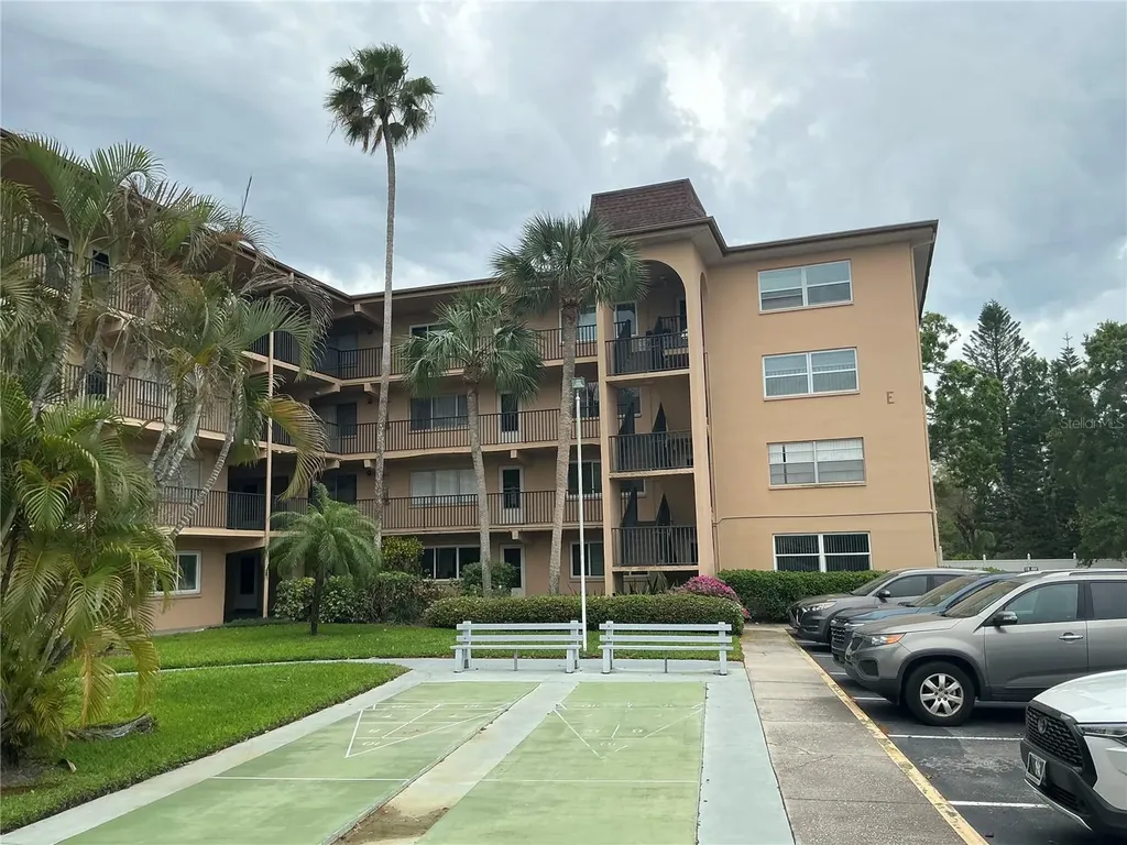 2525 West Bay Drive Belleair Bluffs FL 33770