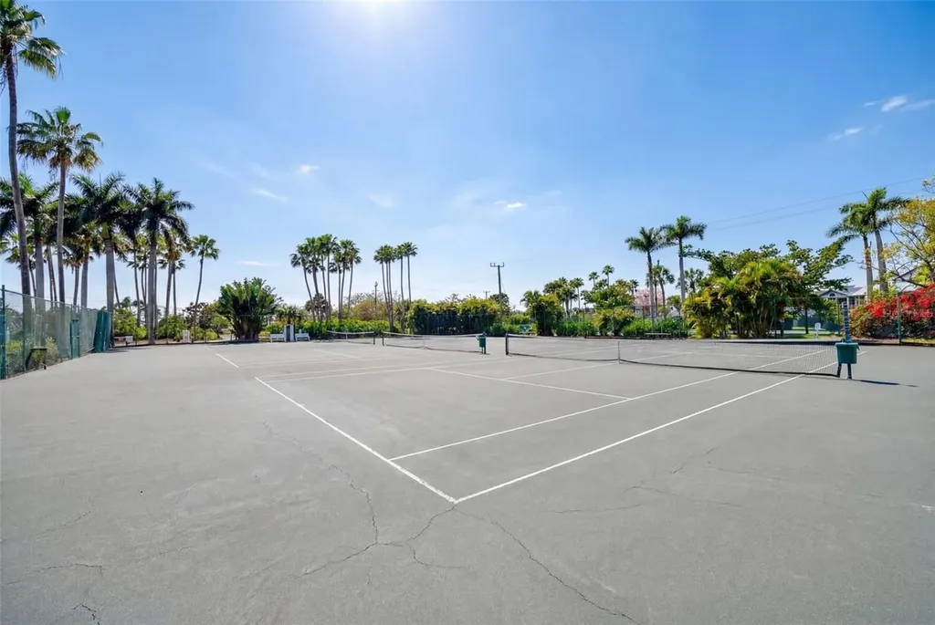 1280 Dolphin Bay Way Sarasota FL 34242